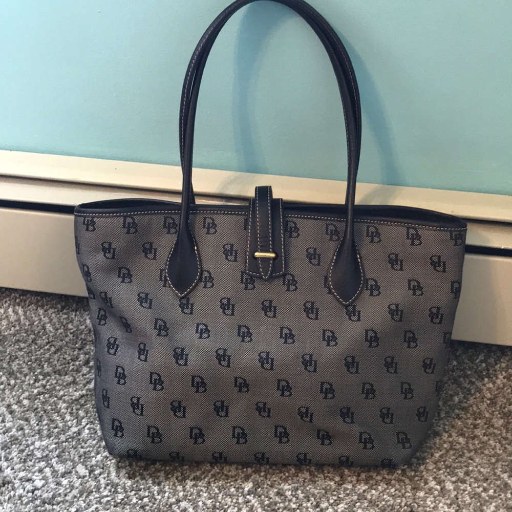 Dooney and Bourke purse